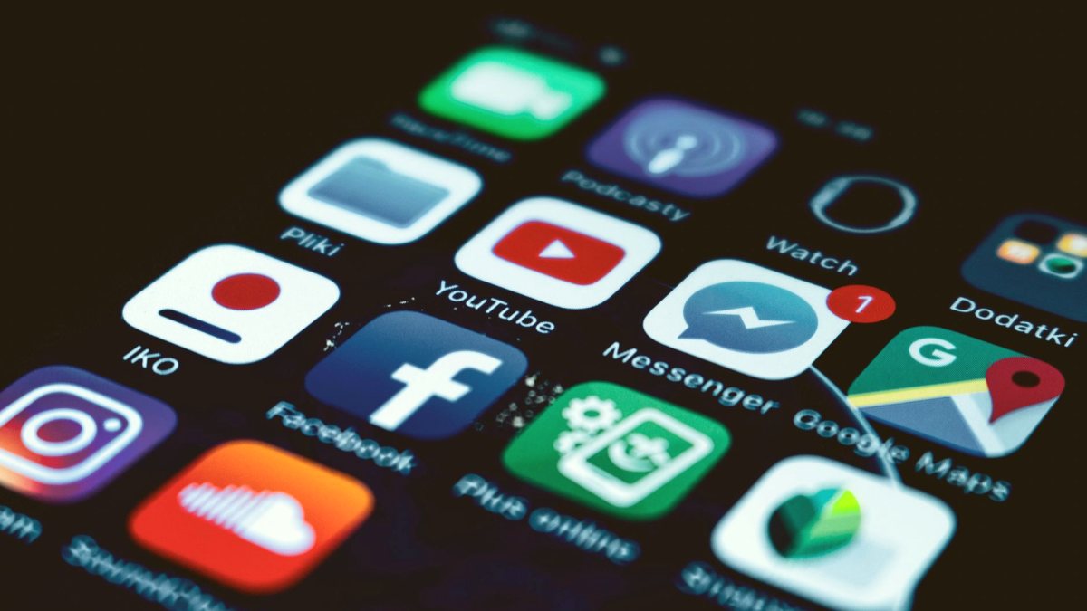 Живые досмотры вместо накрутки в TikTok и Instagram 2026: какие метрики реально решают охваты