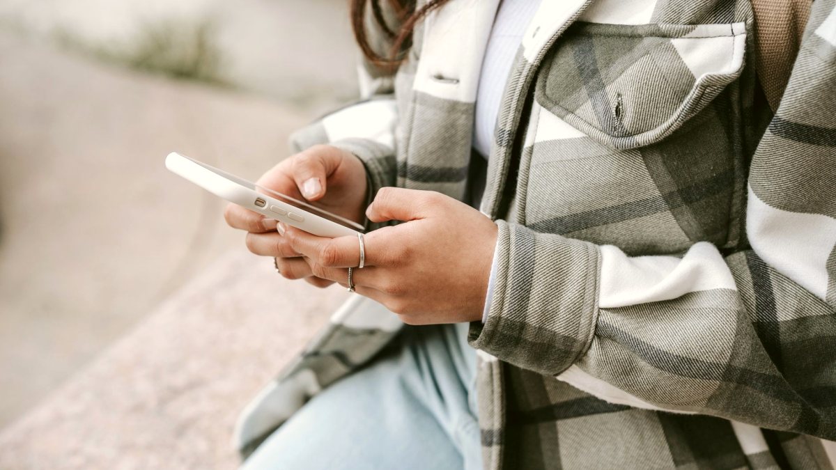 Building a TikTok Account from Scratch in 2026: A Day-by-Day Plan Before Mass Posting